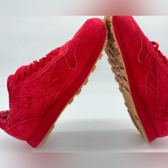 NWOT 26,5 cm Genuine suede red bright sneakers reebok EUR 41, M 8,5, W 9,5 - Picture 4 of 16